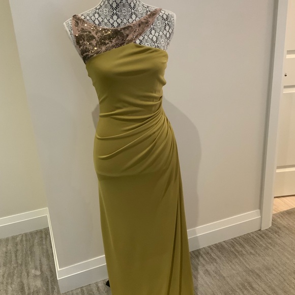 BCBG MaxAzria chartreuse gown - Picture 4 of 14